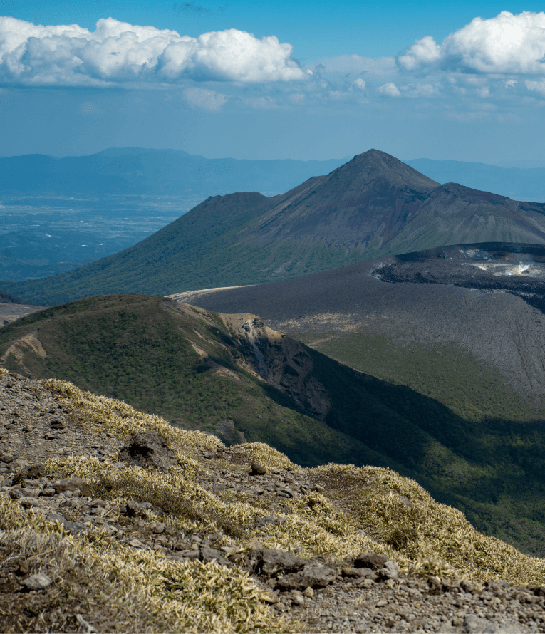 天然水 シリカ水 自然岩石